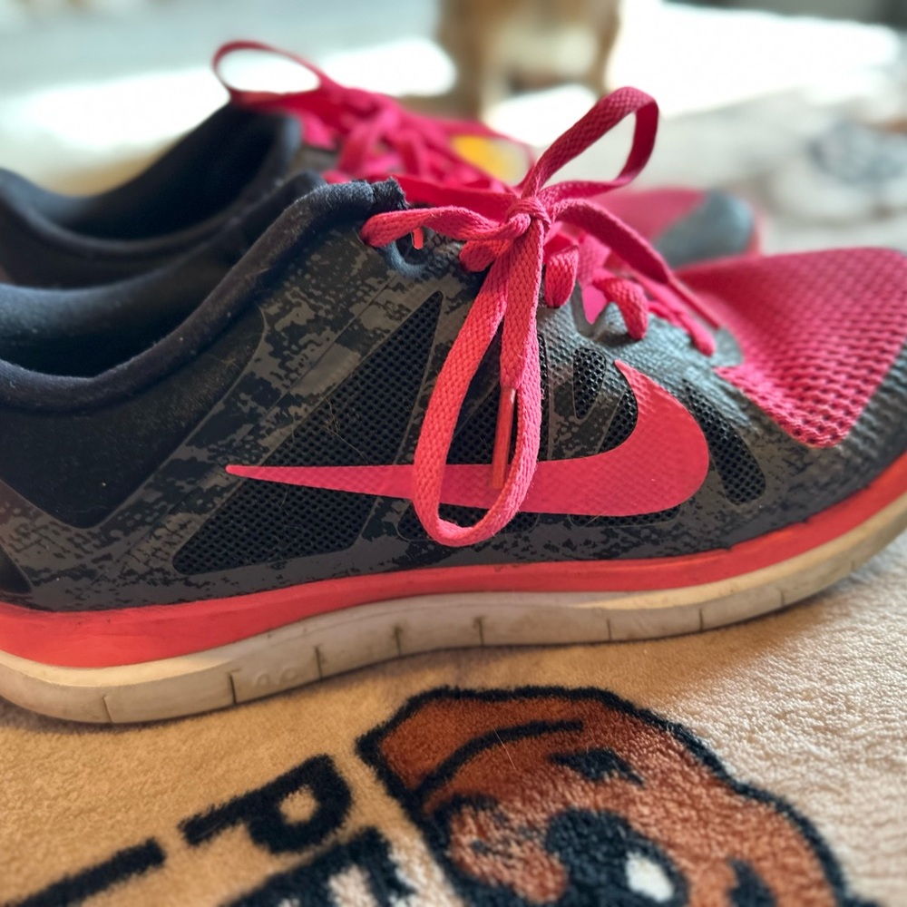 Nike free Pink and Black Athletic Shoes